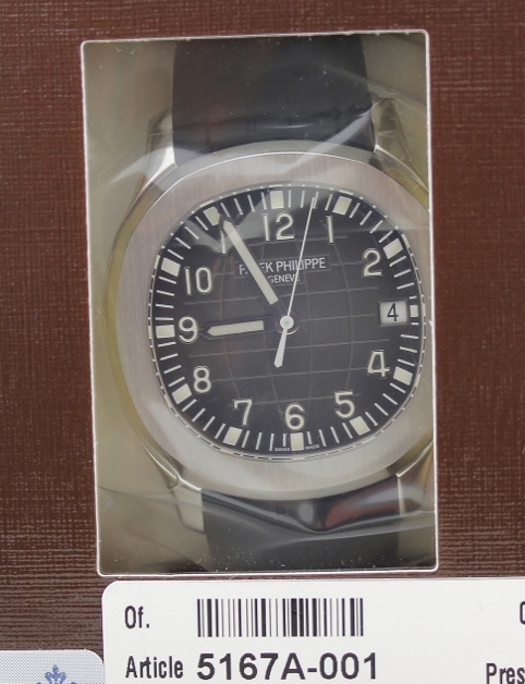 (image for) LIKE NEW PATEK PHILIPPE STAINLESS STEEL AUTOMATIC AQUANAUT / 5167A